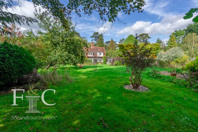 Country house for sale in Wormley West End, Broxbourne