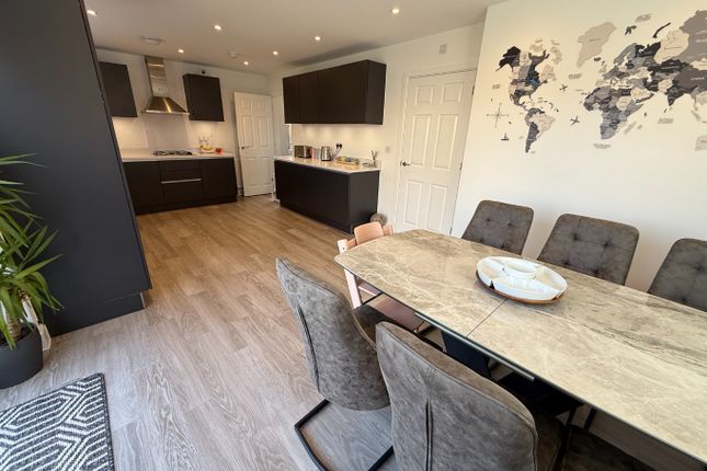 47 Skye Gardens, Houghton Regis, Bedfordshire photo 3