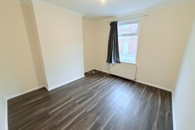59, Ambler Street, Castleford photo 2