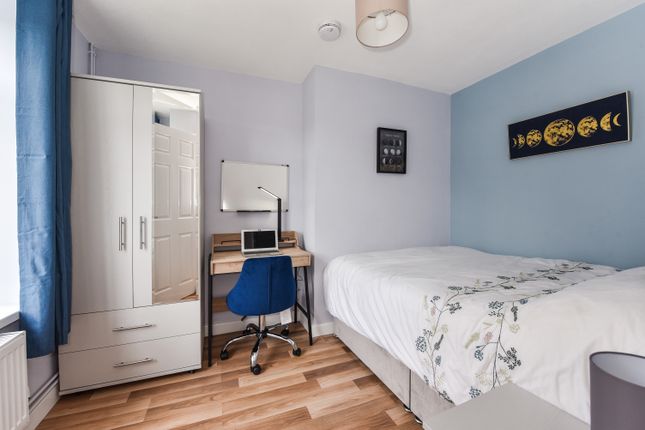 Room 1, 37, Imber Road*, Winchester photo 2