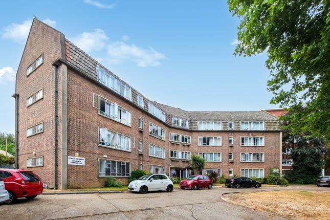 Flat 1 Bramerton, 213-215, Willesden Lane, London photo 4