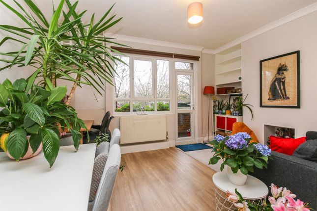 Thumbnail Flat to rent in Sparsholt Road, London