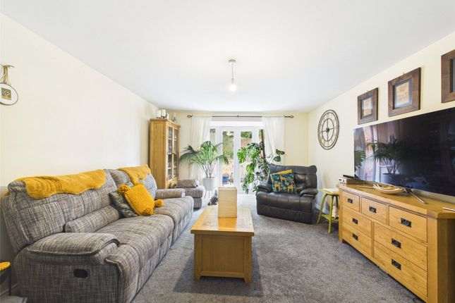 3, Barnpear Court, Gloucester photo 3