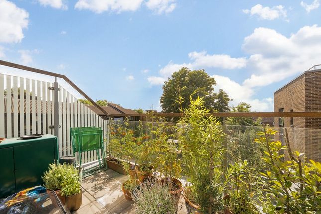 62, John Barker Court 12-14, Brondesbury Park, London photo 4