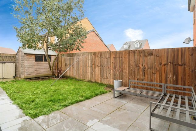 16, Deer Vale, Norwich photo 2