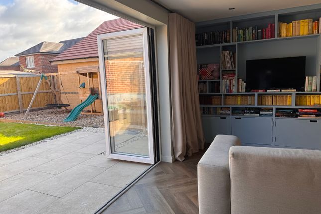 7, Bluebell Close, Worksop photo 2