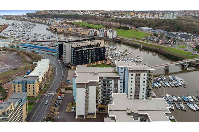 Flat for sale in Victoria Wharf, Cardiff