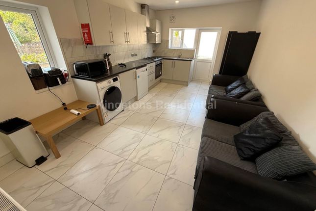 6-bed terraced on 4, Treorky Street, Cardiff, £3,600/mo