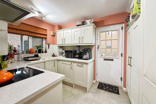 27, The Glade, Camberley photo 4