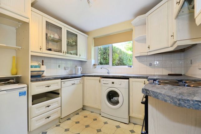 15, Egelwin Close, Staffordshire photo 4