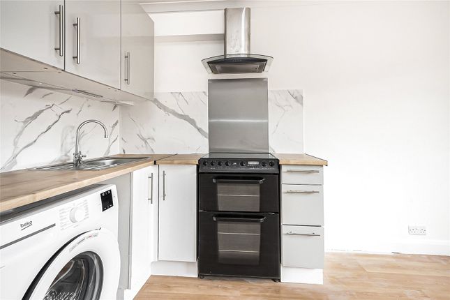 9,, Medfield Street, London photo 4