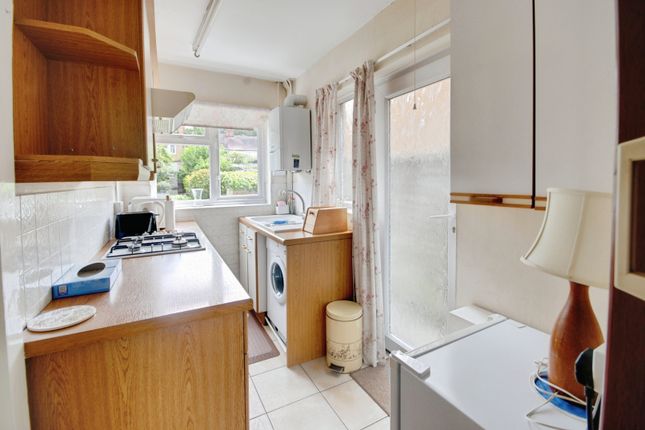 37,, Ashdon Road, Bushey photo 4