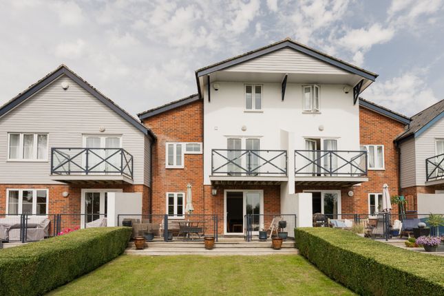 3 Wherry Close