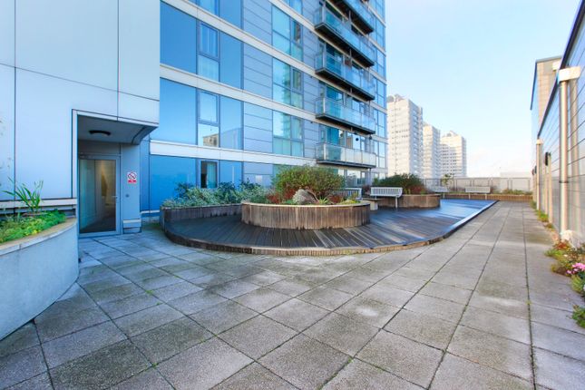 Flat for sale in Argento Tower, Mapleton Road, Wandsworth, London