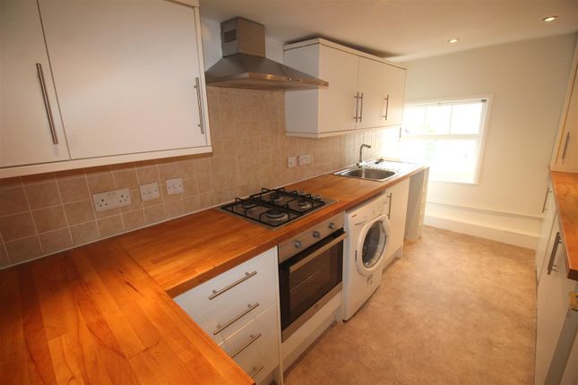 Flat to rent in South Terrace, Littlehampton