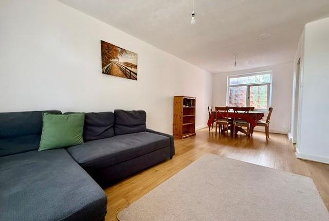 3, Shrewton Walk, Swindon photo 4