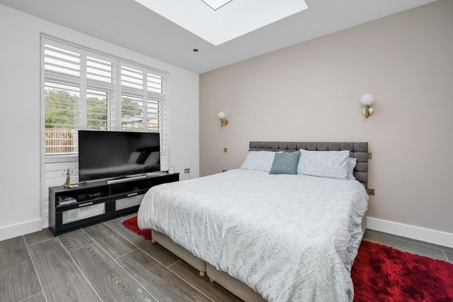Detached house to rent in Dorchester Mews, Long Cross