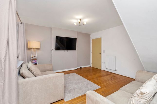 19 Lowther Crescent, St. Helens photo 3