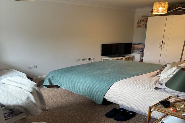 10 Hampton Terrace, Beacon Hill Road, Hindhead photo 5