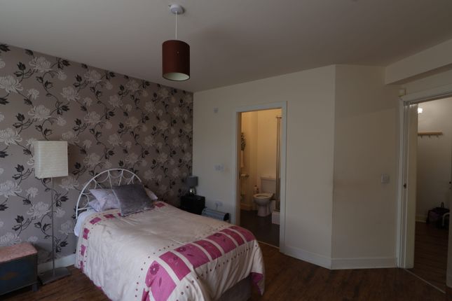 56, Taylforth Close, Liverpool photo 5