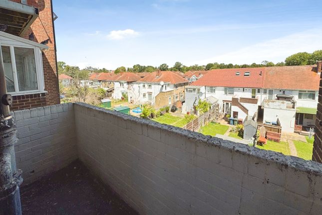 238 Everton Court Honeypot Lane, Stanmore photo 5