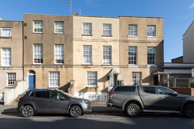 Room 3, 69 Clarence Street, Cheltenham photo 5