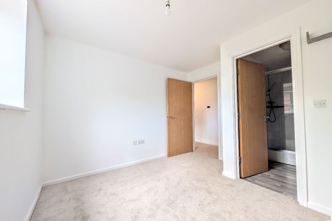 19 Churchbeck Chase, Manchester photo 4