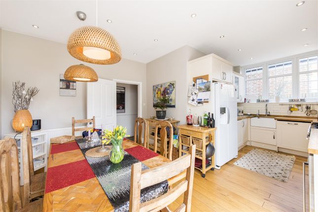 Flat for sale in Rodway Road, London