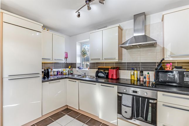 30, Burnstall Crescent, Ilkley photo 3