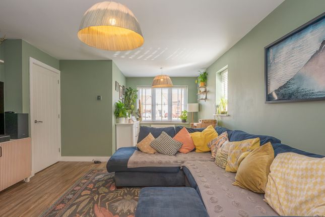 6 Gallus Close, Cromer photo 3