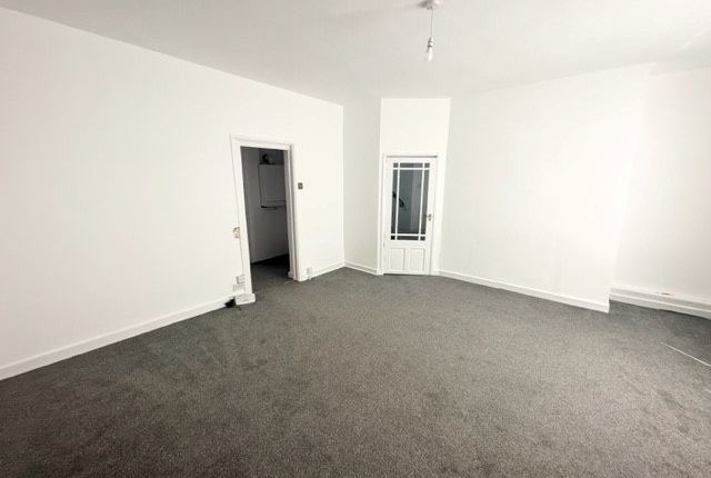 22, Poplar Street, County Durham photo 3