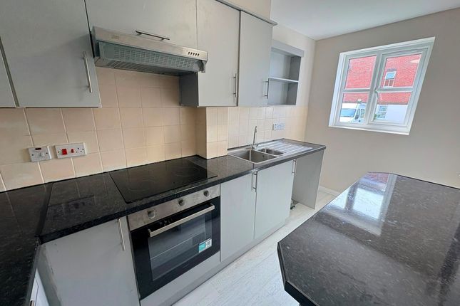 27, Plymouth Close, Eastbourne photo 2
