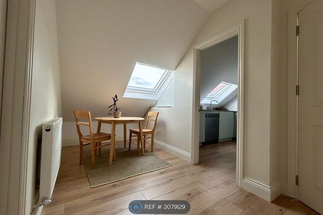 Fordhook Avenue Ealing Common, London photo 5