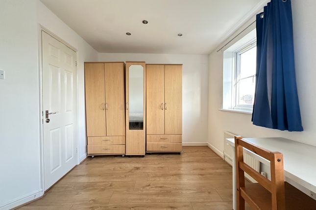 168 Wheatsheaf Close, Wheat Sheaf Close, Isle of Dogs photo 3