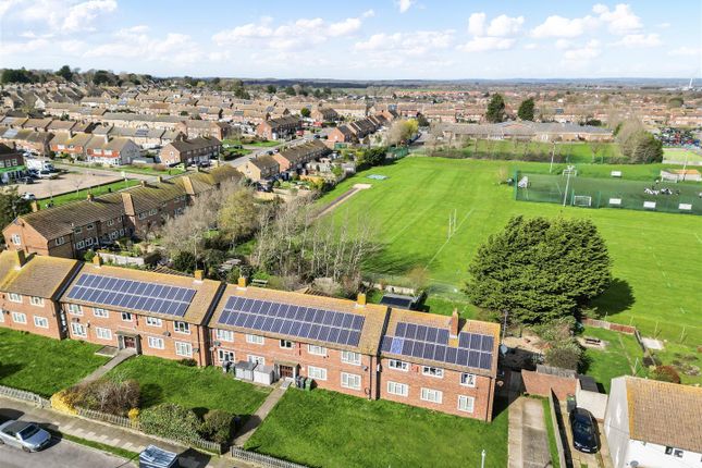 Flat 5, Marshall Court, Parkfield Avenue, Eastbourne photo 3