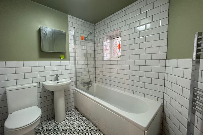 Flat B, 42 St James Road, Dudley photo 4