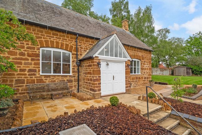 Thumbnail Detached house for sale in High Street Finedon, Northamptonshire