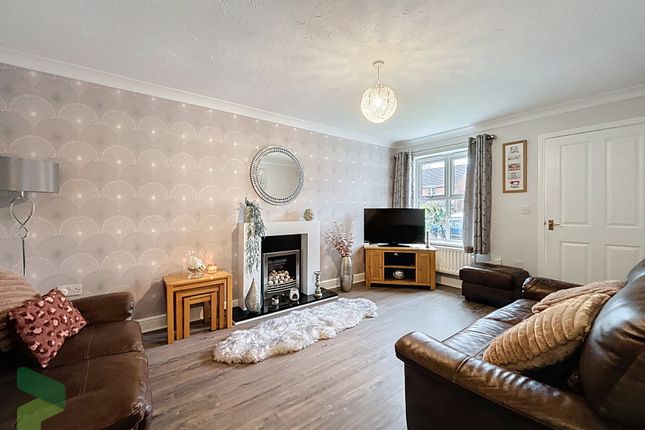 21, Kingsley Close, Blackburn photo 3
