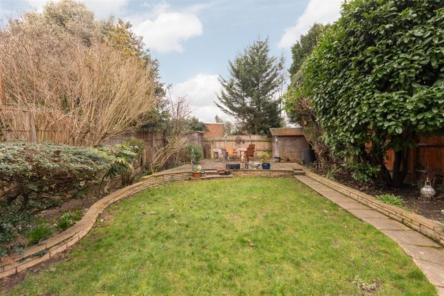 4, Queen Annes Grove, Enfield photo 2