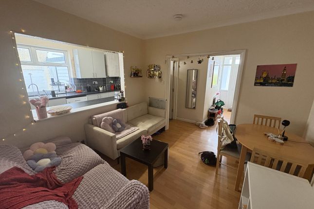 87a, Strafford Gate, Potters Bar photo 5
