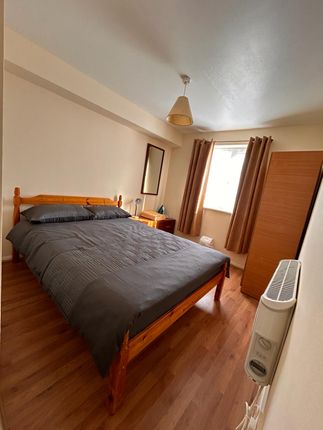 Flat for sale in Express Drive, Ilford