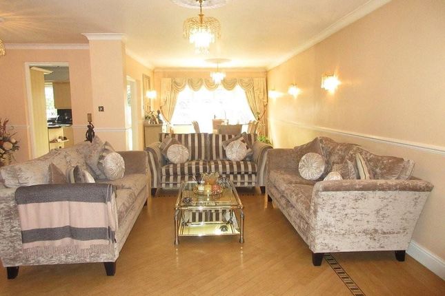43, Minterne Avenue, Norwood Green photo 3