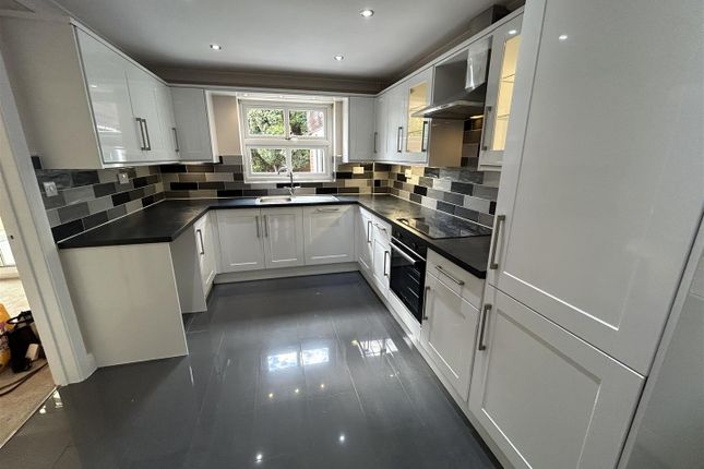 7, Quail Park Drive, Kidderminster photo 4