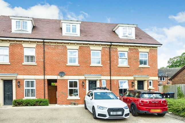 Thumbnail Town house for sale in Salmons Yard, Newport Pagnell