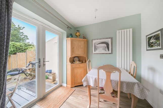 20, The Mount, Cranleigh photo 3