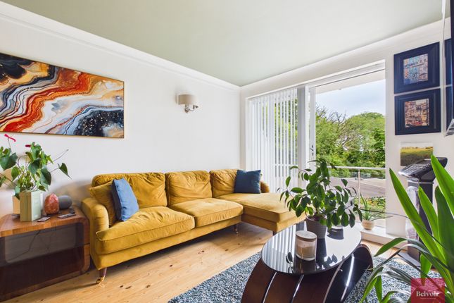 2, Highcliffe Court, Swansea photo 3
