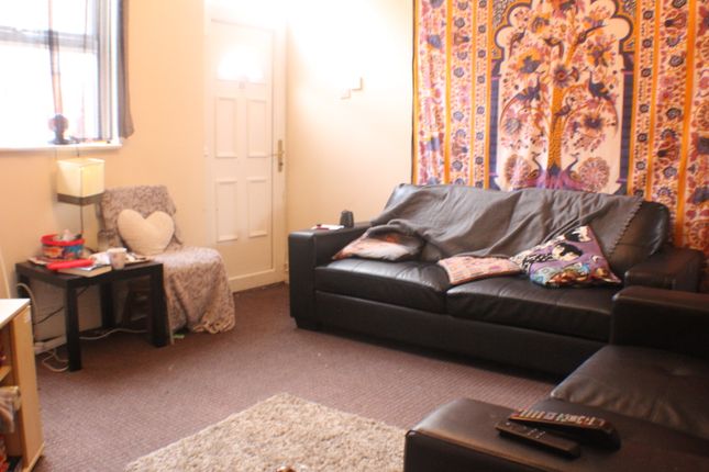 Terraced house to rent in Spring Grove Walk, Leeds