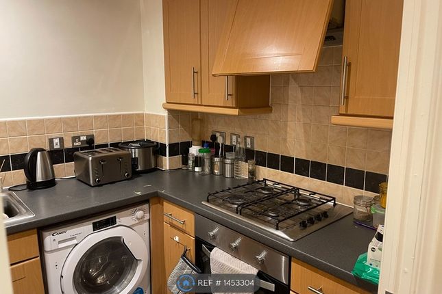 Flat to rent in Chiltern House, Aylesbury