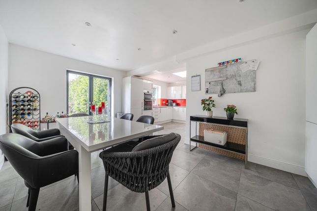 RIDGEVIEW, Brookwood, Woking photo 3