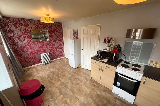 34, Brierley Walk, Oldham photo 4